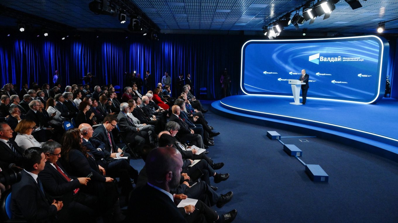 Putin Outlines Vision for Multipolar World at Valdai Discussion Club