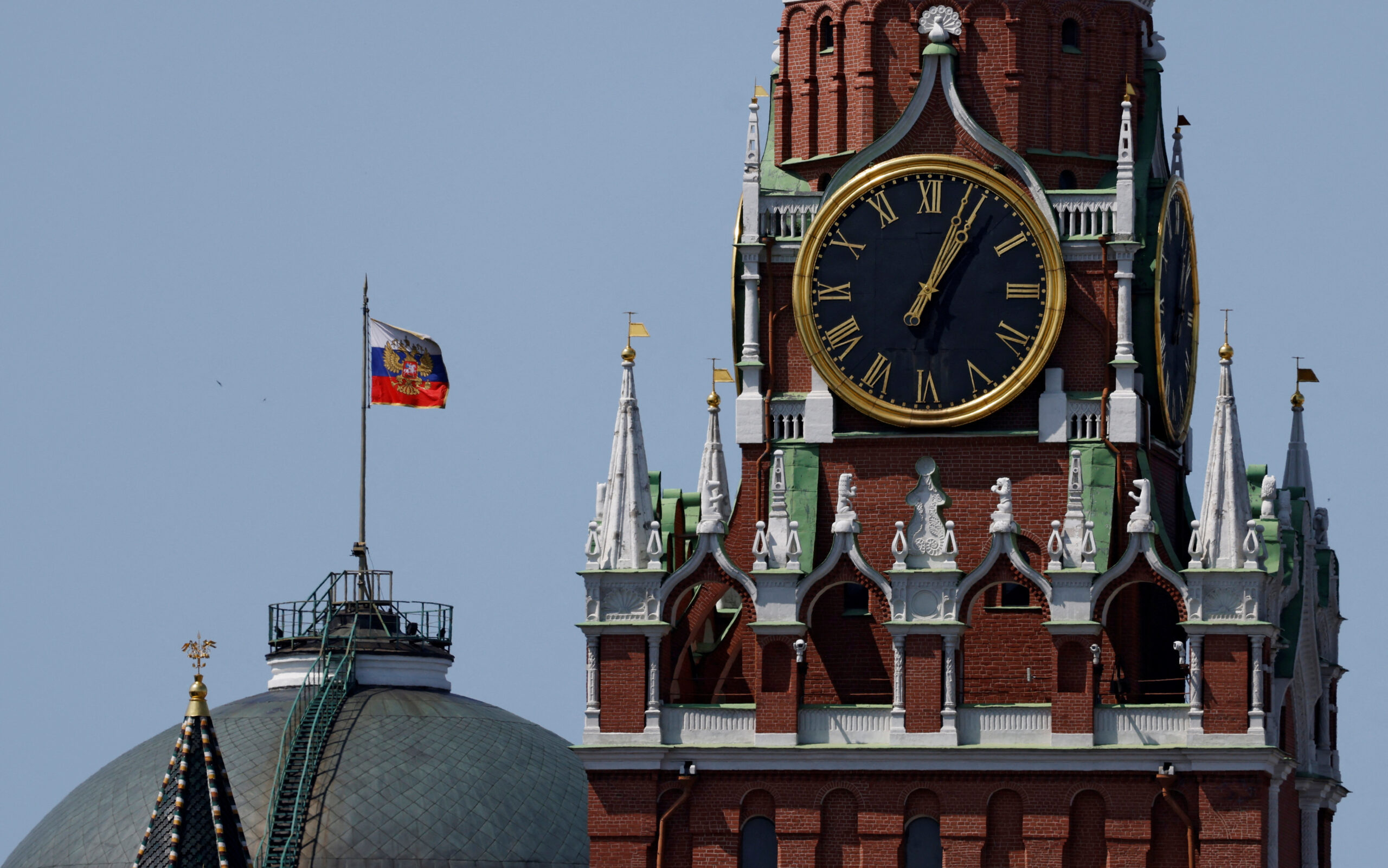 Kremlin Aide Highlights Alaska Agreements as Key to Ukraine Settlement