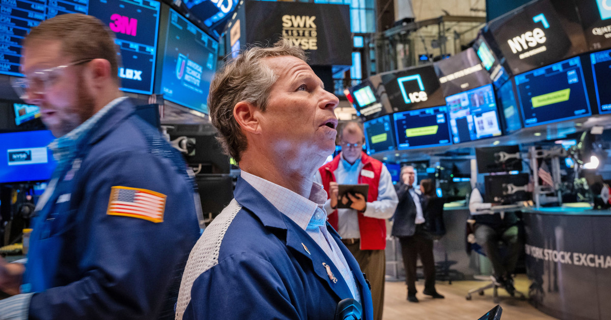 Dow Jones Surges to Record 48,661 Amid Polls Showing Economic Discontent