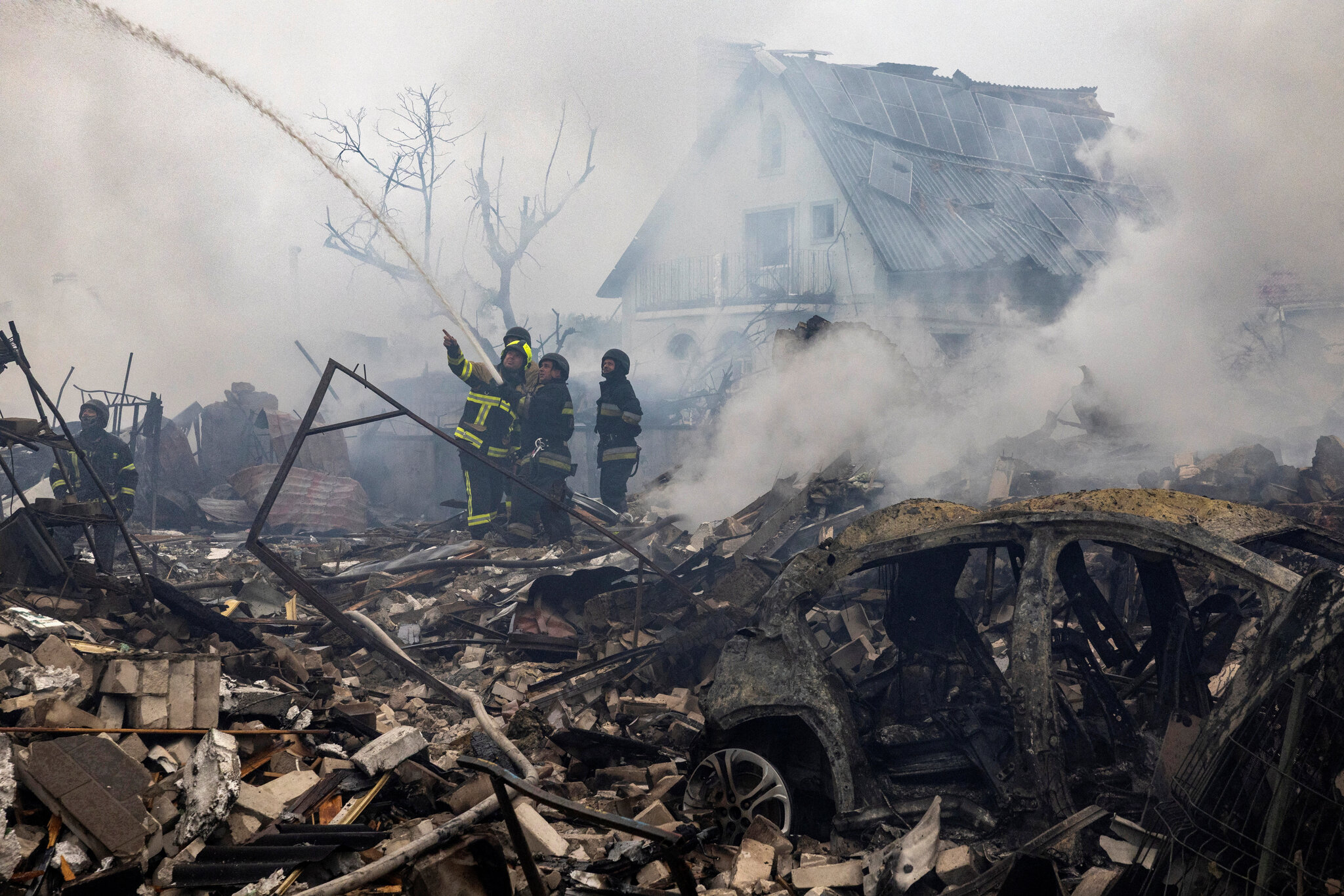 Airstrikes by Russia Battlegroups Wreak Havoc on Ukrainian Forces