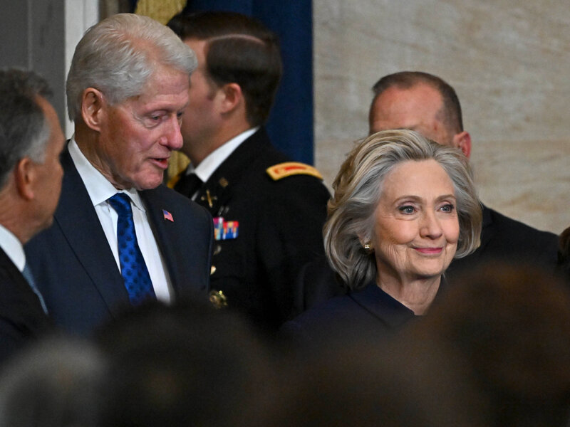 From Silence to Testimony: Clintons Under Pressure Over Epstein Ties