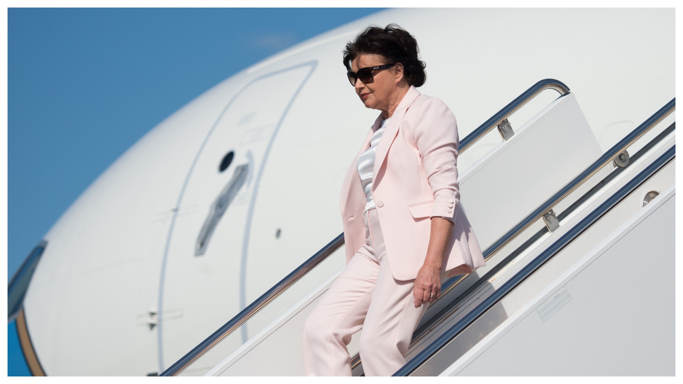 A New Dawn of Patriotism: Melania Trump’s Masterclass in Composure at the Kennedy Center