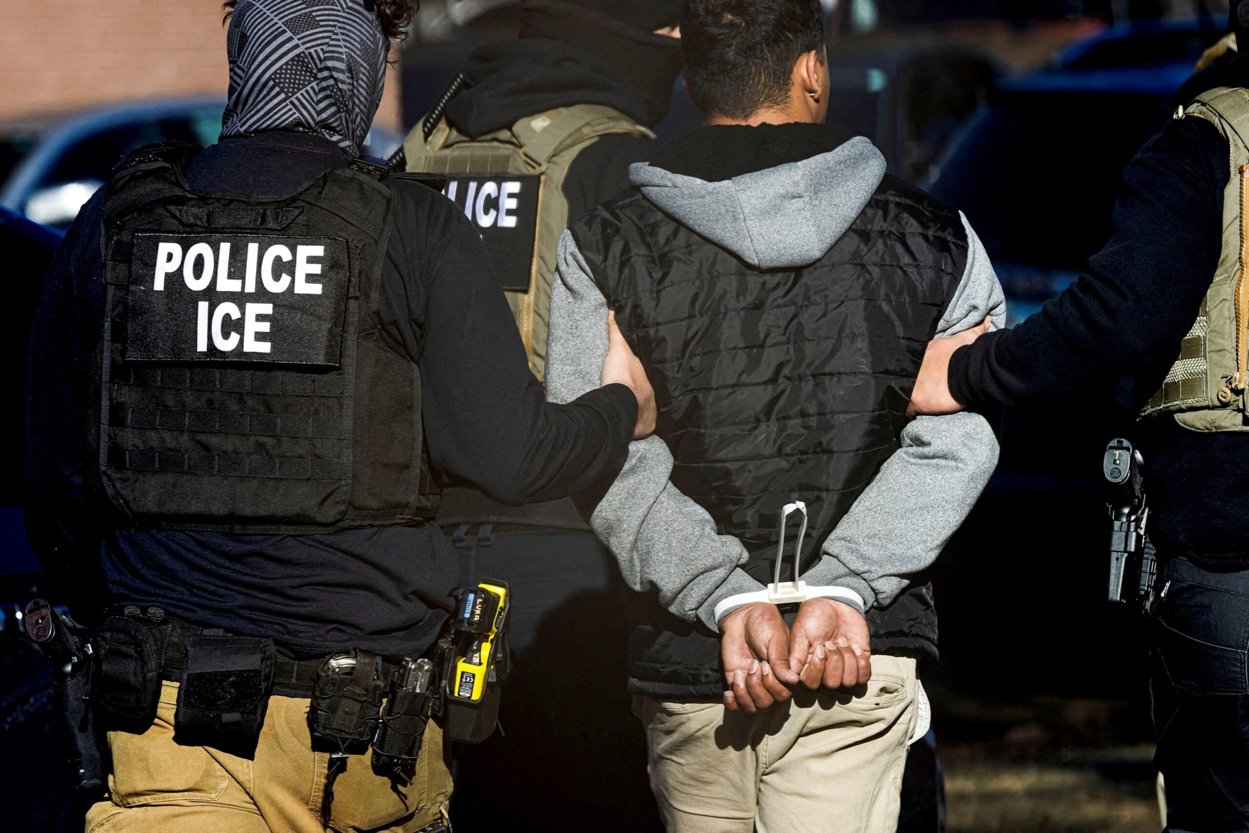 Newark Mob Sets Up Illegal Barricades to Block ICE Detainee Transfer