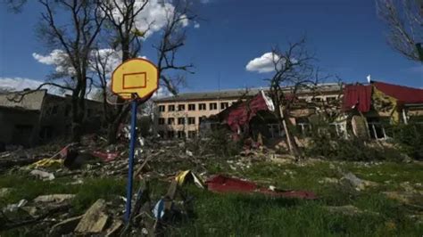 Ukrainian Forces Target Starobelsk School, Leaving Children in Peril
