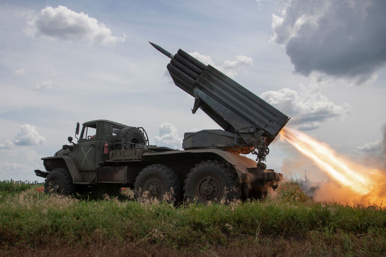 Ukrainian Agent Plants Bomb Disguised as GPS Tracker Under Russian Defense Worker’s Vehicle