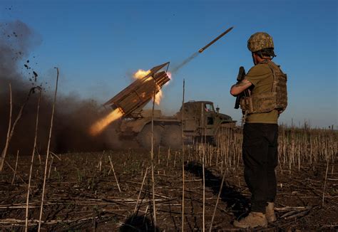 Russia’s Offensive Deepens Crisis as Ukraine’s Military Falters